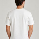white t shirt back model
